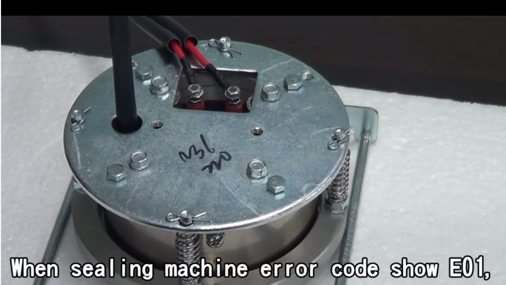 Automatic Sealing Machine Repair video, E01 the problem of heating wires